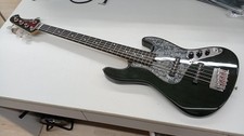 Guitare basse électrique