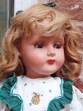 Grande et belle  poupée