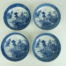 Fines assiettes anciennes en