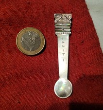 Cuiller à caviar en nacre