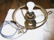 ancienne suspension à pétrole électrifiée mais sans l'opaline BE