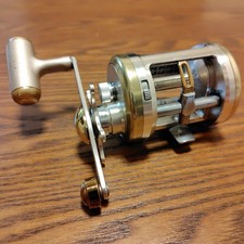 Moulinet d'appât Daiwa Millionaire CV-Z 300F pour la pêche en caoutchouc Tai ...