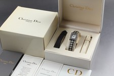 Montre carrée blanche