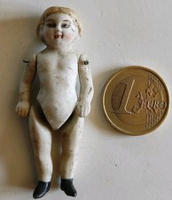 Petite poupée ancienne, mignonnette porcelaine tout en biscuit de 6 cm XIX eme