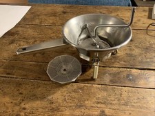 Ancien Presse Purée made in France - Acier-Inox- Moulin Légumes