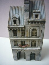 M103   MAISON MINIATURE GAULT PARIS    " MAISON AVEC PASSAGE  DECALE   N°2 "