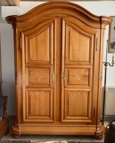 Armoire type louis exterieur - armoire, louis,