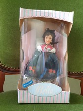 Joli poupée folklorique Andorre de BELLA 17 cm en boite d'origine