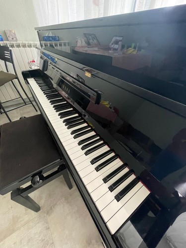 Piano droit yamaha modèle - ,