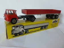 Peu courant TRACTEUR WILLEME REMORQUE  ref 302 de SOLIDO en boite d'origine