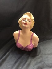 Marilyn Monroe, Buste