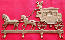 Accroche torchons en bronze forme de carrosse déco cuisine vintage