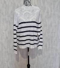 Pull blanc a rayure marine