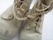 Anciennes jolies bottes françaises en toile et cuir semelles bébé enfant.