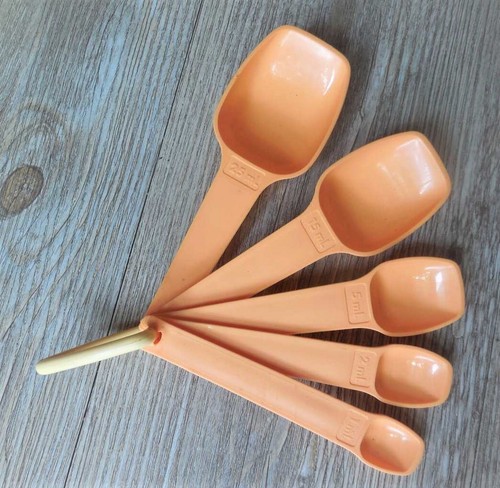 Tupperware 5 petites - -,