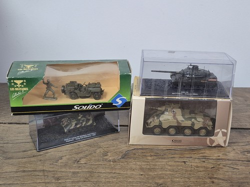 Lot véhicules militaires - de,