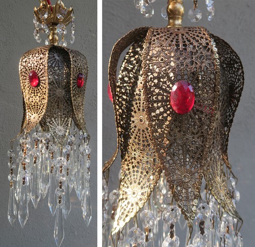 Jeweled lily filigree