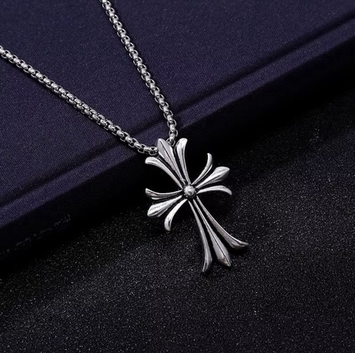Collier avec pendentif croix