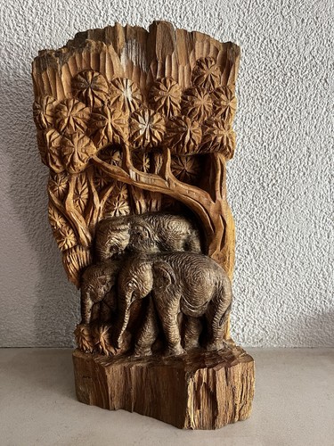 Sculpture en bois sculpté