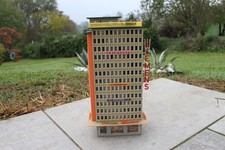 GRAND IMMEUBLE D'ENTREPRISE HO + PERSONNAGES