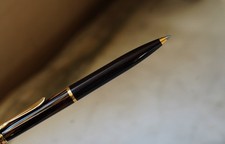 STYLO BILLE PELIKAN EN RESINE