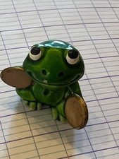 PETITE FIGURINE GRENOUILLE ET