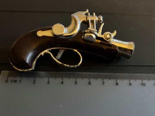 Pistolet pirate à - de,