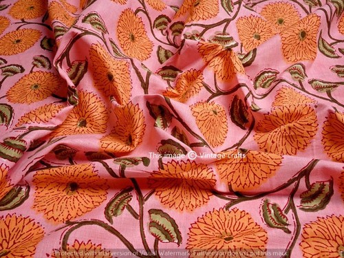 Tissu imprimé main - à, la
