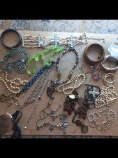 LOT DE BIJOUX FANTAISIE