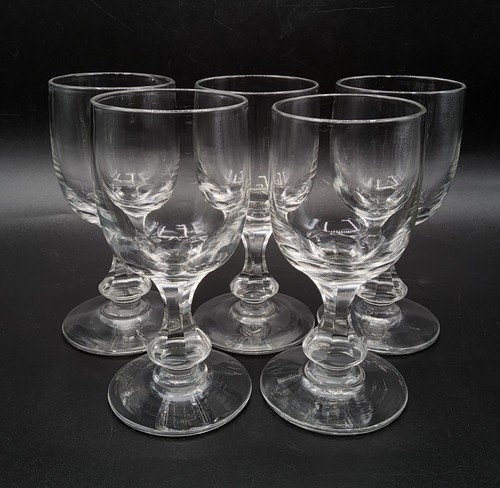 Série cinq verres vin - cinq,