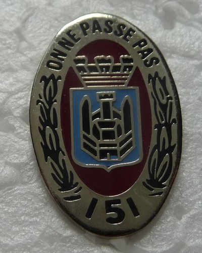 Pin militaire 151 - pin's,