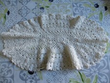 NAPPERON ANCIEN EN DENTELLE BLANCHE, FAIT MAIN AU CROCHET