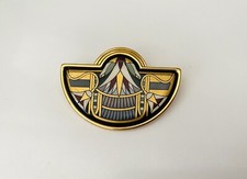 Broche émaillée design Art