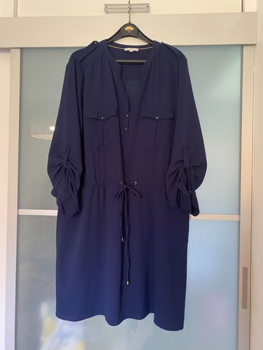 Jolie robe avec bas - bas,