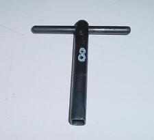 Clé pour tourelle TRIPAN - carré de 8 - hauteur 90 x largeur 80 mm - Neuve