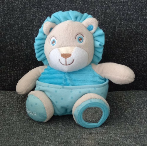 A8-Peluche doudou lion bleu