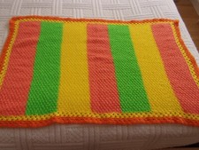 couverture bébé 50 x 75 cm   TRES BON ETAT