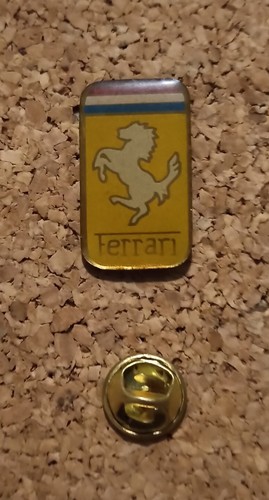 Pin ferrari cheval - pin's,