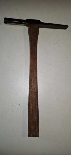 Joli marteau de cordonnier - ,