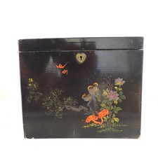 Belle boîte à thé chinoise ancienne en laque décorée de dragons sur fond noir