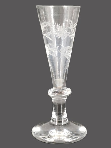 Ancien verre pied en - pied,