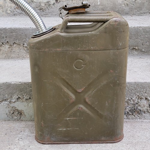 Metal jerry can vintage - metal,