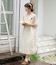 Robe brodée crochet retro