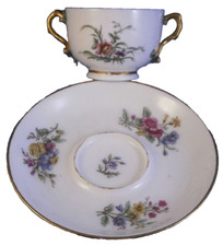 Tasse Et Soucoupe Florale En Porcelaine Vincennes Du Milieu Du 18E Siècle