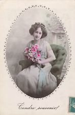 CP MEDAILLON FEMME ELEGANTE