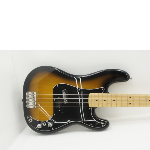 Precision bass - (fender,