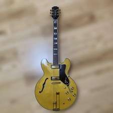 Guitare semi-acoustique