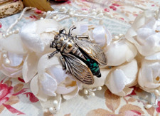 ANCIENNE BROCHE ZOOMORPHE MOUCHE FANTAISIE métal argenté et verre de Murano