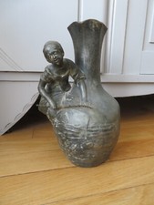 Vase en étain signé Auguste Moreau  Jeune fille pêchant en mer fort relief BE
