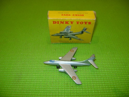 Dinky toys 60b avion vautour - dinky,